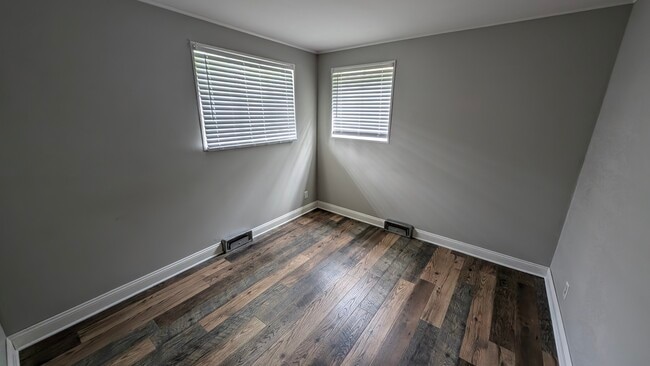 Building Photo - 3022 Guilford Rd
