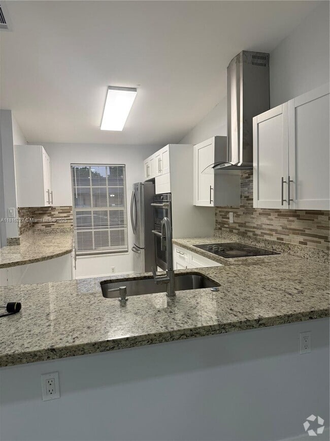 Building Photo - 9571 W Fern Ln