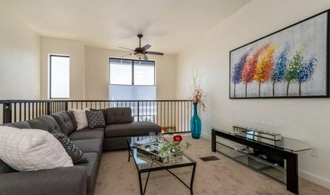 Foto del edificio - 2 Bed, 2.5 Bath Townhouse with 330+ Sq Ft ...