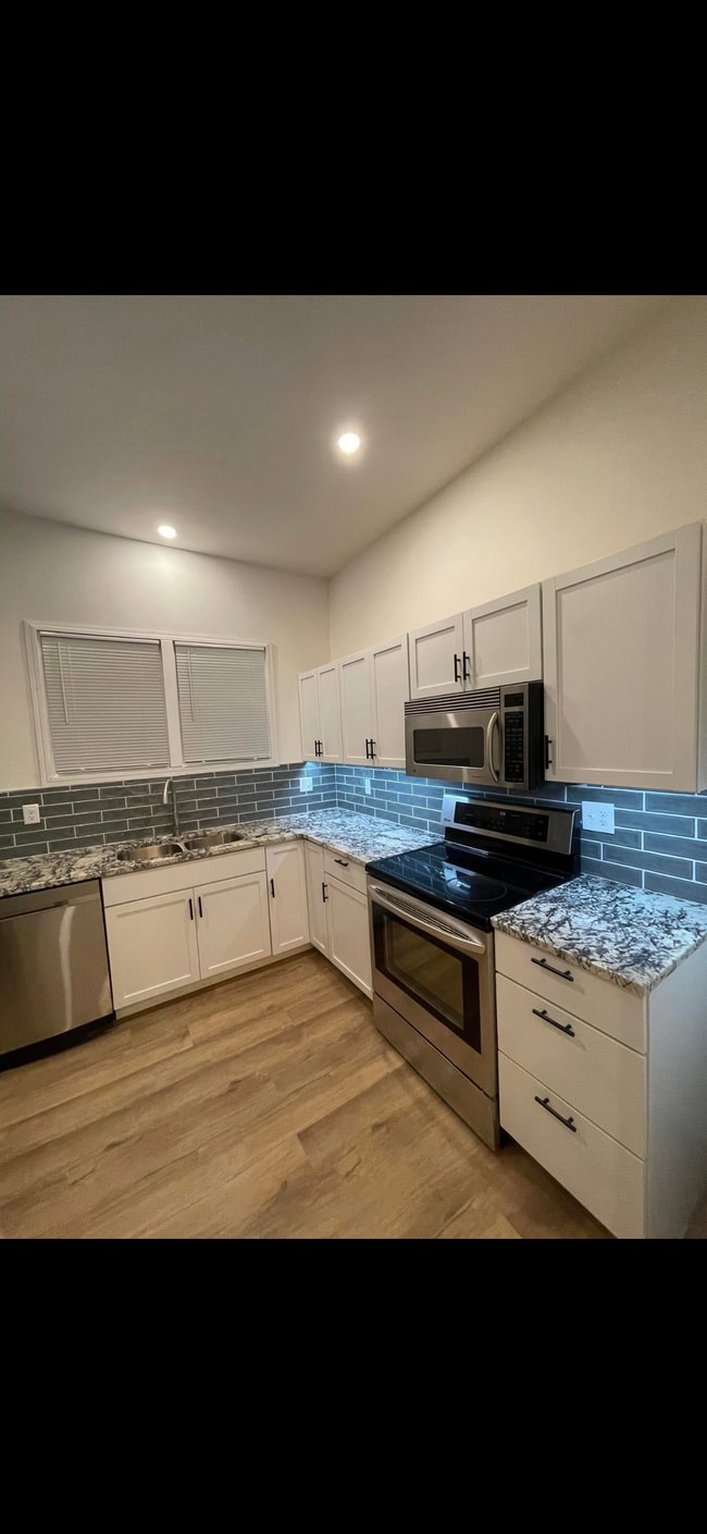 Building Photo - 131 N 37th St