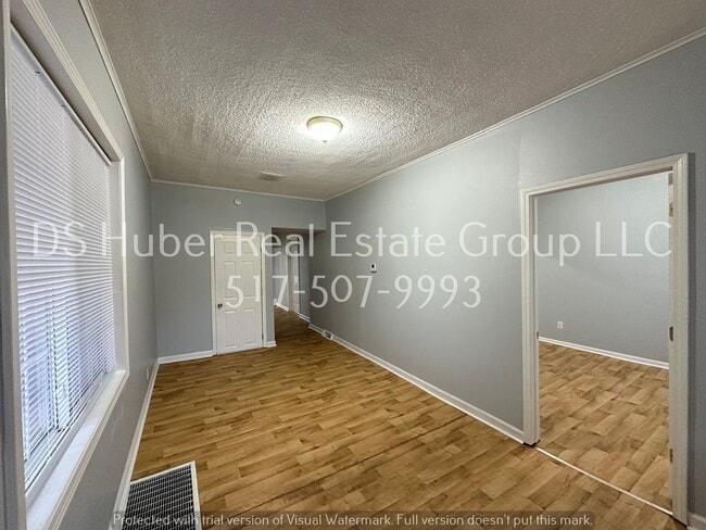 Building Photo - 813 N Jenison Ave