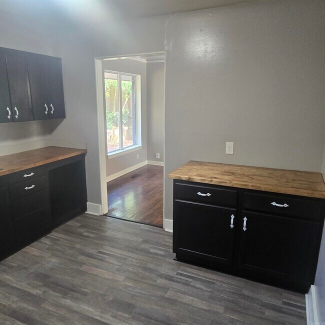 Foto del edificio - 32 Belmont Dr