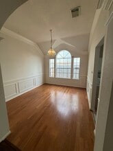 Building Photo - 2315 Glendavon Ln