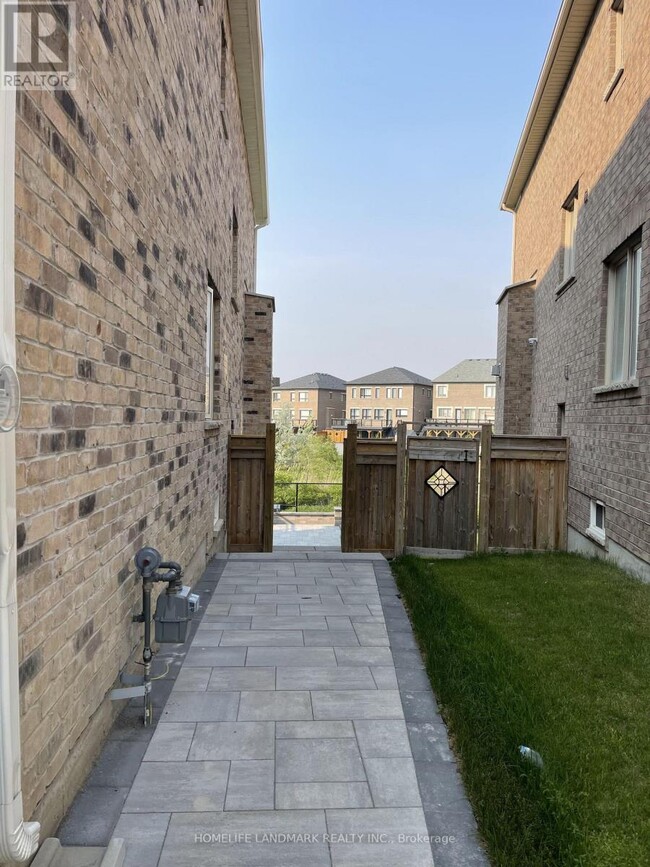 Building Photo - 212 Scrivener Dr