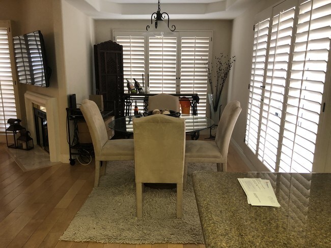 dining room - 11855 Goshen Ave