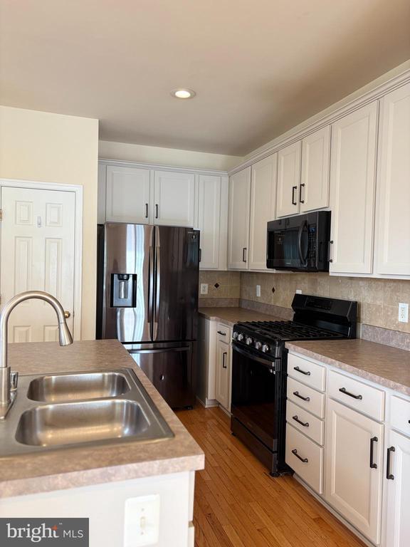 Building Photo - 9700 Kennoway Ct