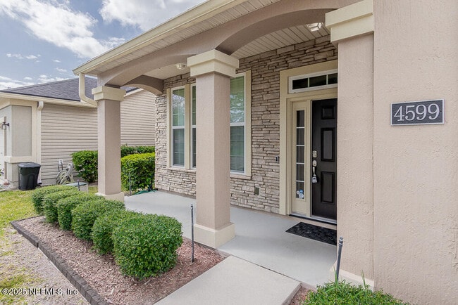 Foto del edificio - 4599 Plantation Oaks Blvd