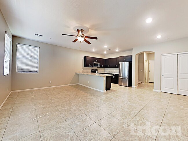 Foto del edificio - 12575 W Gentle Rain Rd