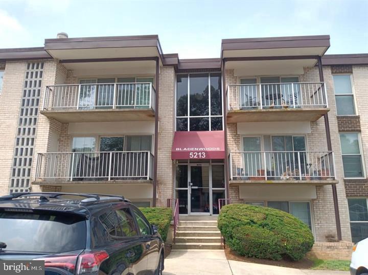 Foto principal - 5213 Newton St