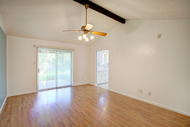 Foto del edificio - 6470 Westrock Dr
