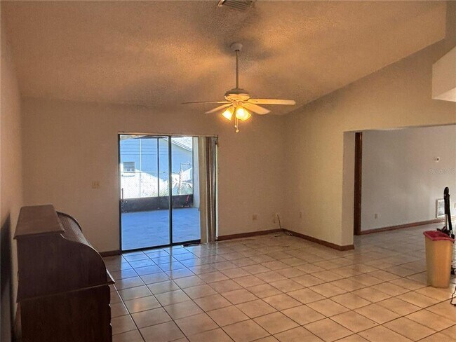 Foto del edificio - 780 W Ludlum Dr