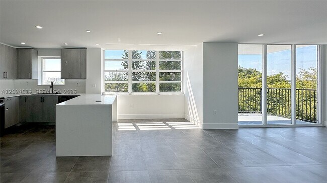 Foto del edificio - 2780 NE 183rd St