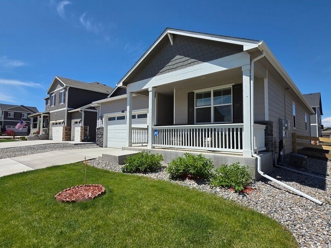 Building Photo - Beautiful newer build three bedroom house ...