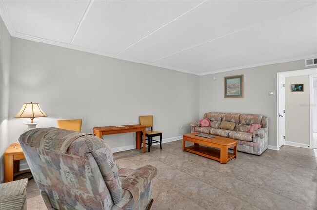 Foto del edificio - 8931 Blind Pass Rd