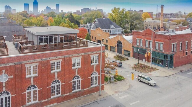 Foto del edificio - 1529 N Alabama St