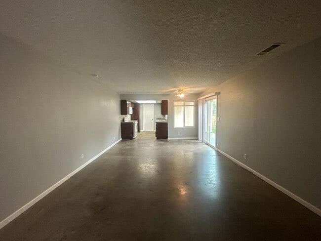 Building Photo - 1331 Frankfort Ct