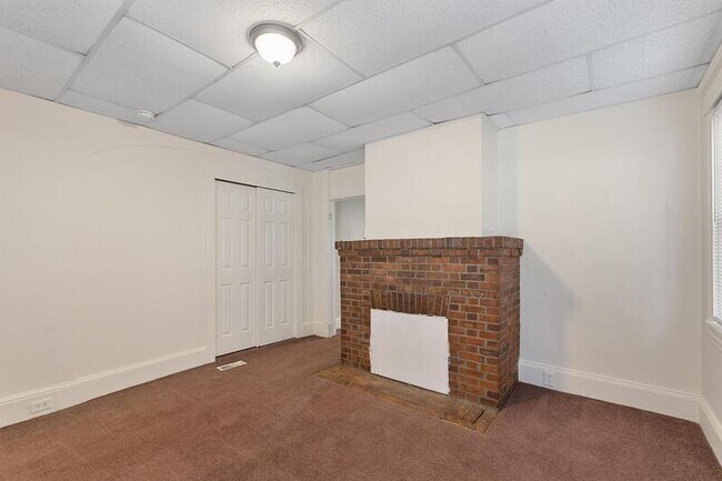 Building Photo - 9 Delsea Dr S