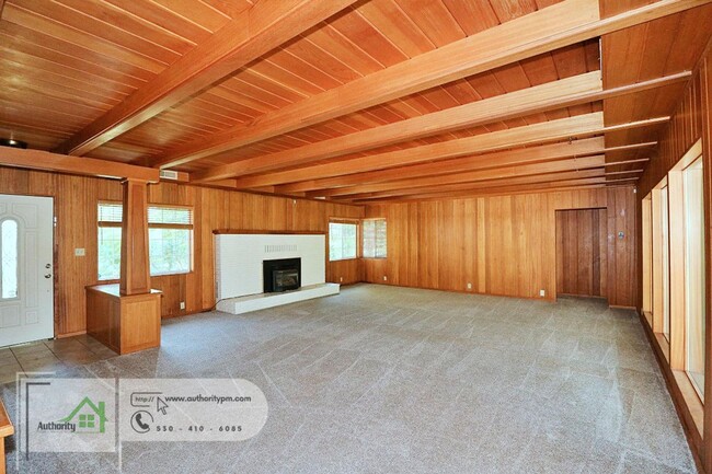 Building Photo - 3180 Wilshire Dr