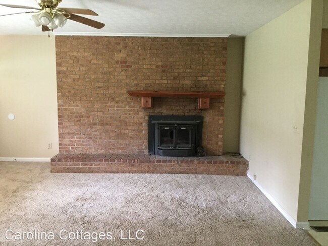 Building Photo - 2 br, 1 bath House - 14 Sugarloaf Lane