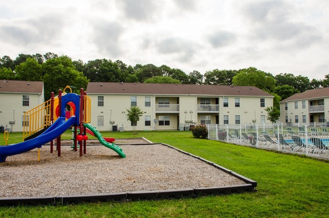 Building Photo - Hidenwood Apartments