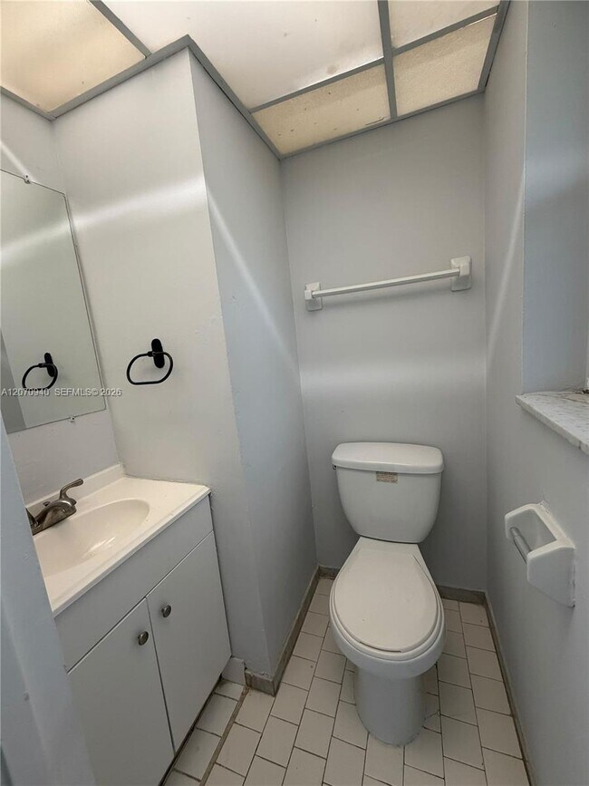 Building Photo - 7925 S Colony Cir