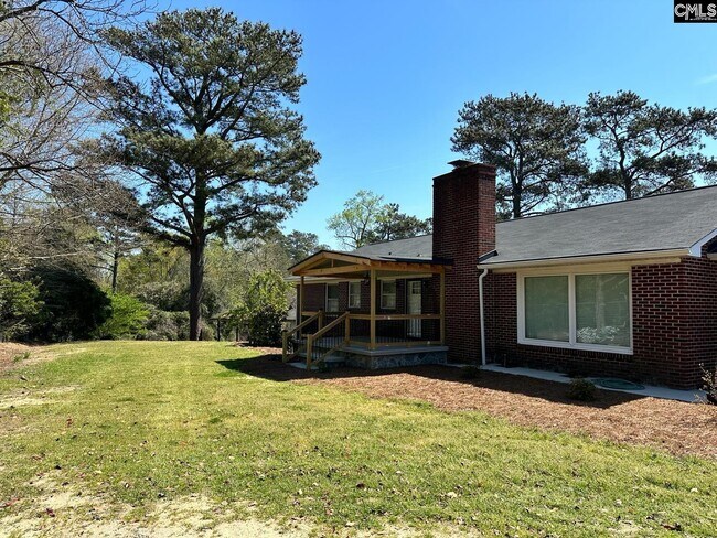 Building Photo - 142 Old Chapin Rd