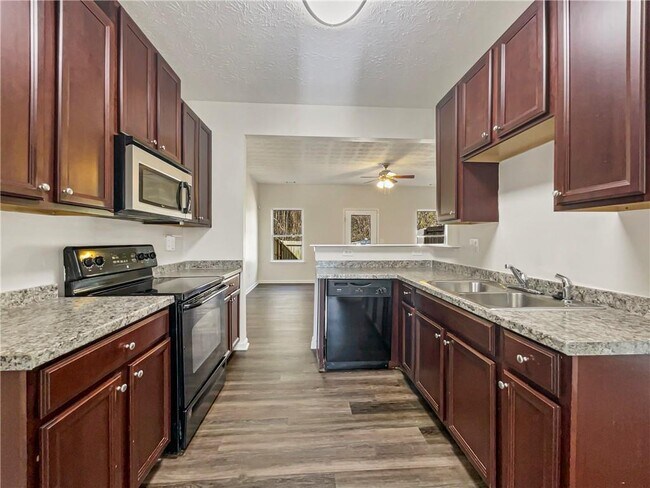 Building Photo - 6303 Ellenwood Dr