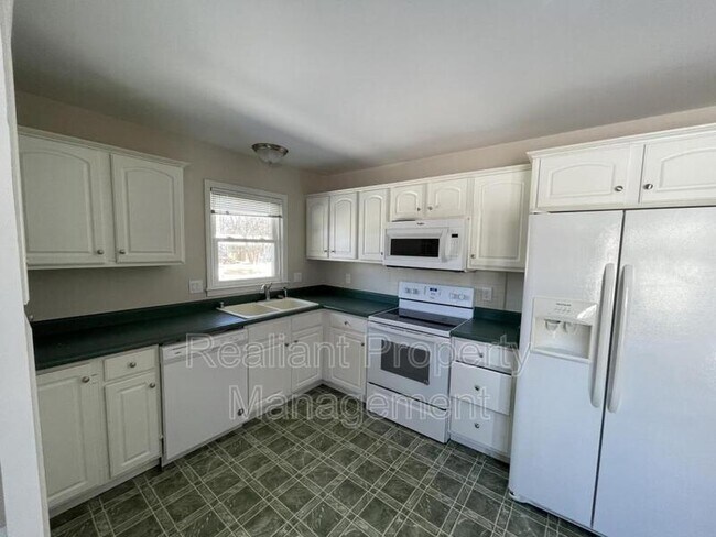 Building Photo - 3801 Lee Adams Ln