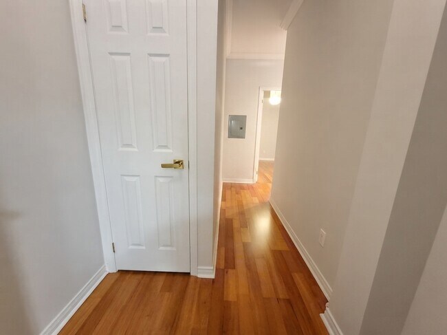 Photo du bâtiment - Suite 203-115 Richmond street East Toronto