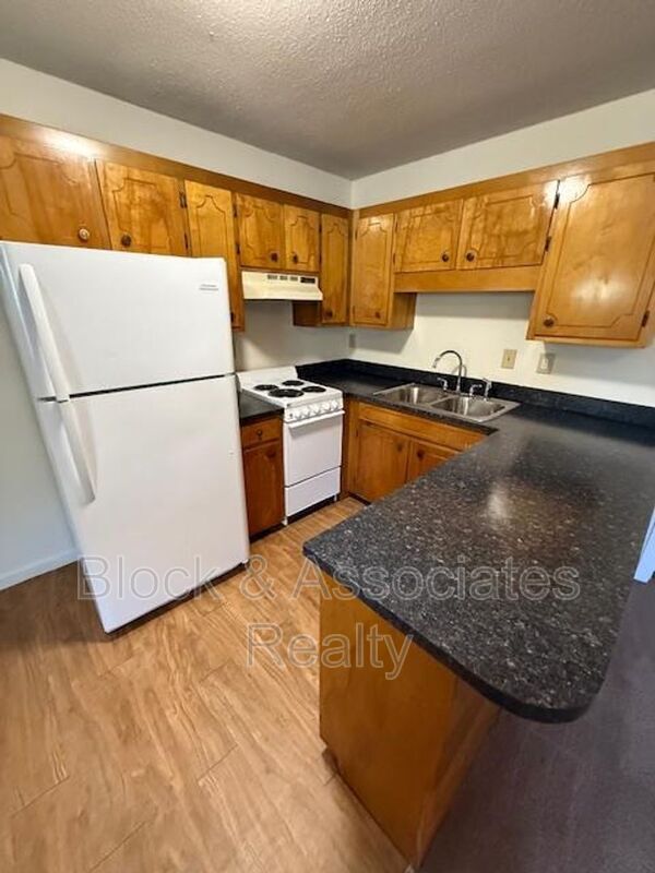 Foto del edificio - 306 Reece Ave