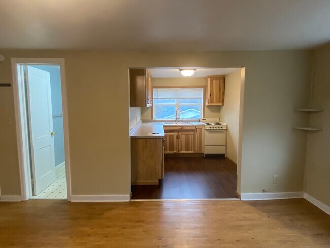 Foto del edificio - 1418 Irvine Ave NW