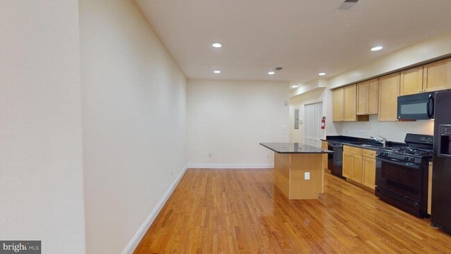 Building Photo - 1706 West Virginia Ave NE