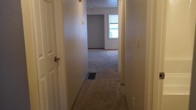 Building Photo - 1801 Elcadore Dr
