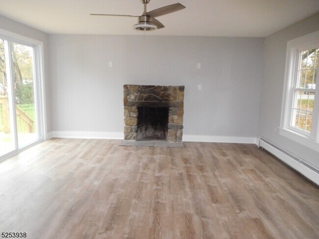 Foto del edificio - 481 US-46