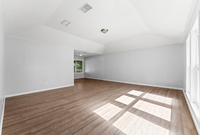 Foto del edificio - 2808 Pinewood Dr