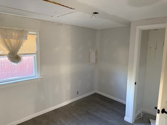 Building Photo - 2527 Riverside Dr