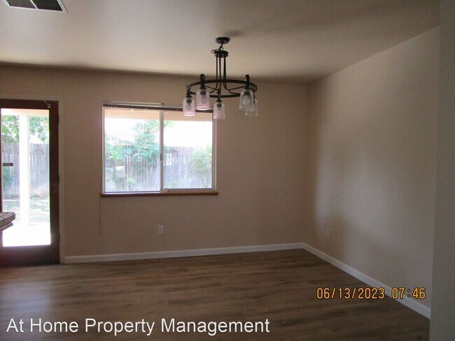 Foto del edificio - 3 br, 2 bath House - 637 Sun Rose Ave - SU637
