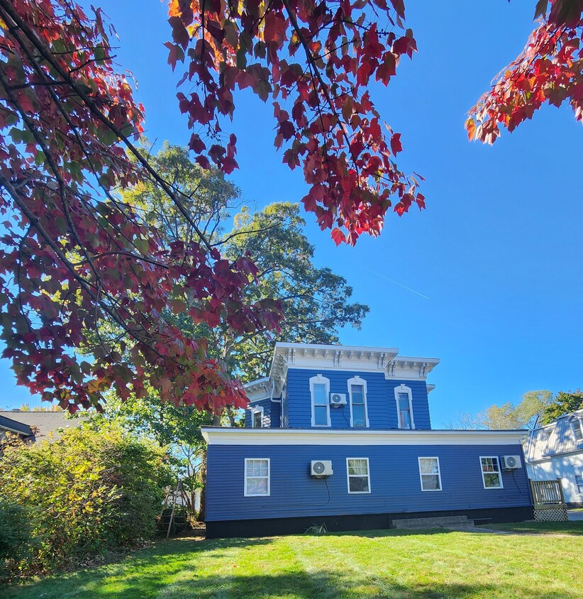 Primary Photo - Large one bedroom one bath upstairs apartment