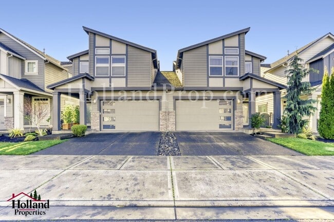 Building Photo - Modern 3-Bedroom Home in Desirable Hillsboro Community!