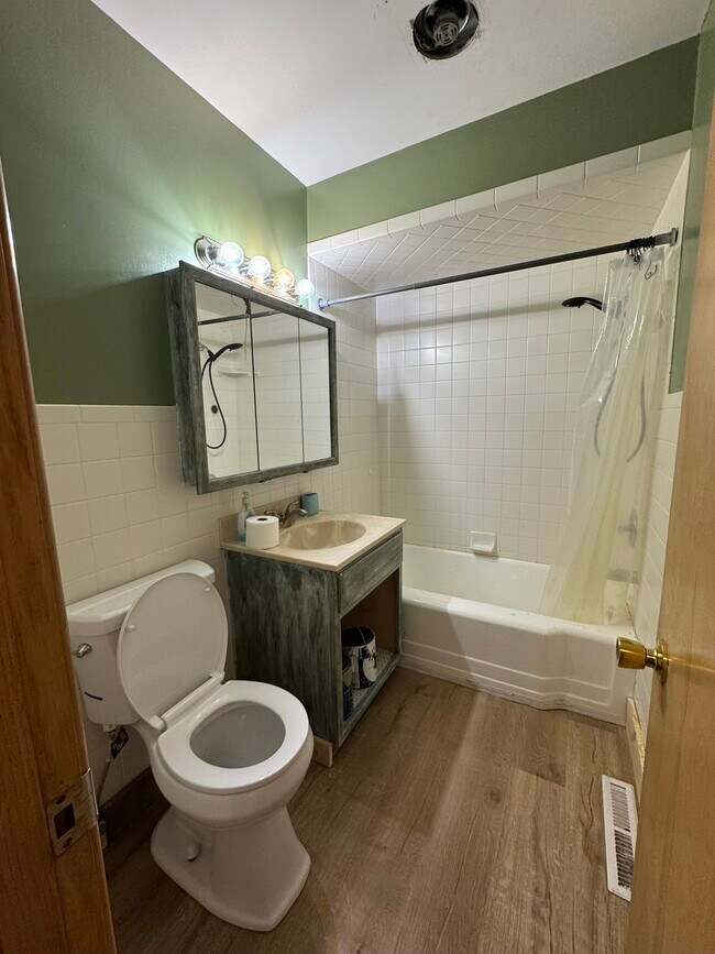 Building Photo - 68 Faircrest Dr