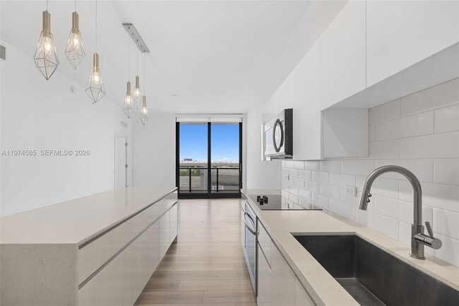 Foto del edificio - 101 Diplomat Pkwy