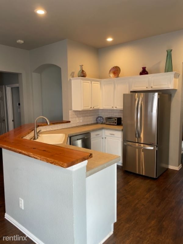 Building Photo - 3 br, 2 bath House - 2700 Wales Dr