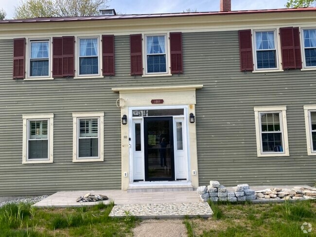 Building Photo - 60 Highland St