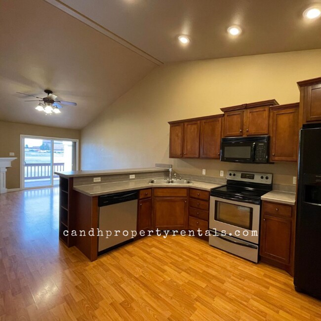 Building Photo - 1053 Picador Way