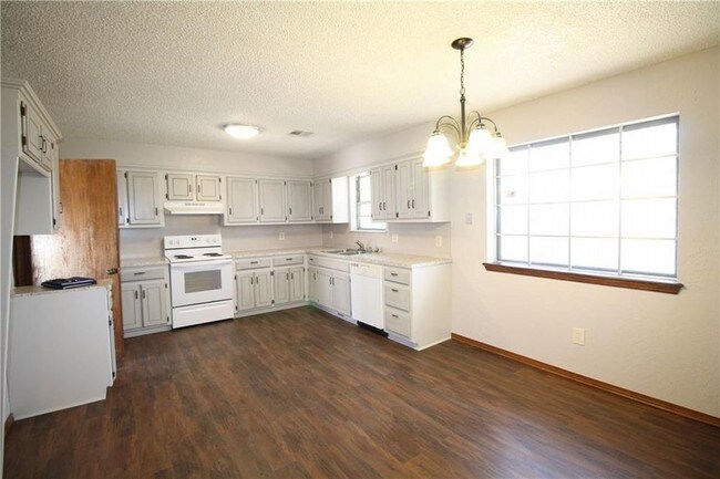 Building Photo - 11525 N Florida Ave Oklahoma City OK 73120