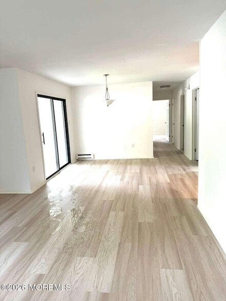 Building Photo - 175 Amberly Dr