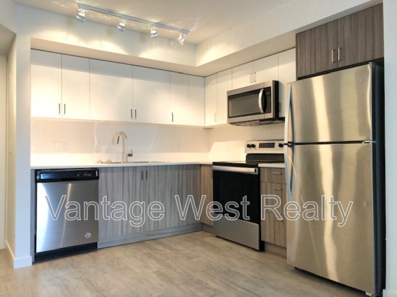 Photo principale - 625-625 Academy Way