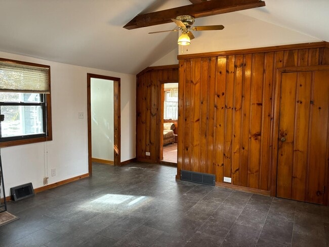 Building Photo - 52 Woodland Cir S