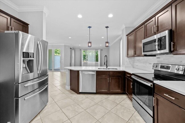 Building Photo - 2061 Foxtail View Ct