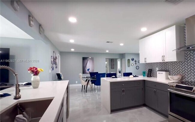 Foto del edificio - 8275 Shadow Wood Blvd